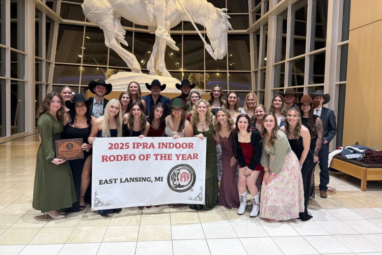 Image of members of the MSU Rodeo Club.